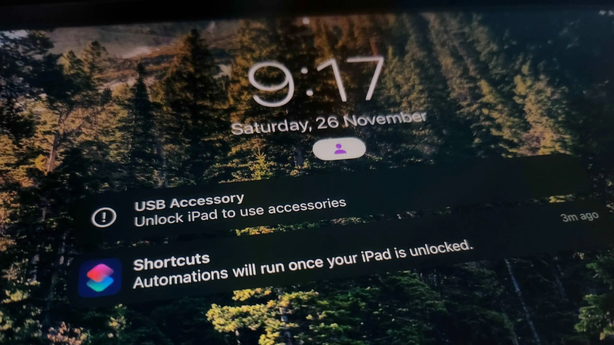  "unlock iPad to use USB Accessory" message